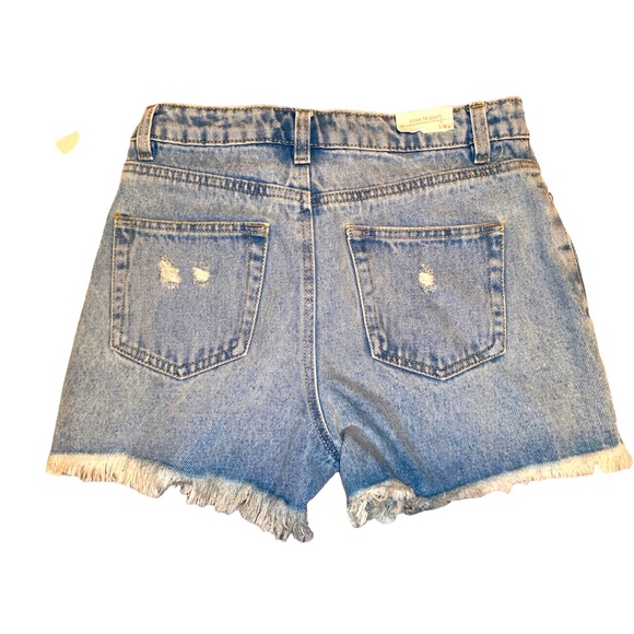 Women’s Jean short. Super high rise. NWT - Picture 2 of 2